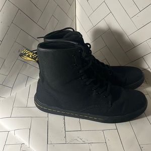 Dr martens size 7 men’s 9 women’s